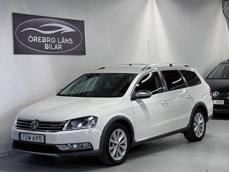 Vit Begagnad 2015 VW Passat Alltrack Kombi | 99 900 kr (Bra pris) - Bild 1/4