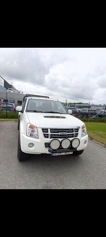 Vit Begagnad 2007 Isuzu D-Max Sedan | 119 000 kr - Bild 1/4