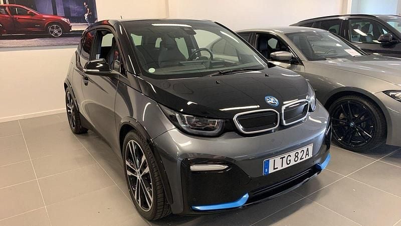 Grå Begagnad 2020 BMW i3 Halvkombi | 220 000 kr (Marknadspris) - Bild 1/4