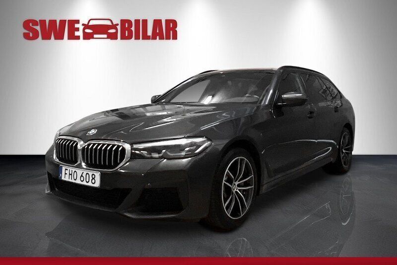 Grå Begagnad 2021 BMW 530e M Sport Kombi | 409 900 kr (Lite dyr) - Bild 1/4