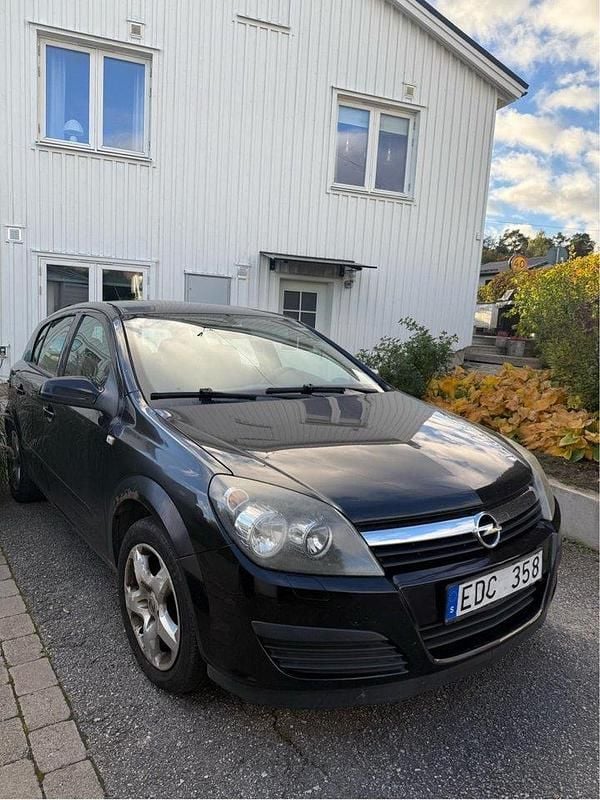 Svart Begagnad 2007 Opel Astra Halvkombi | 27 500 kr (Lite dyr) - Bild 1/4