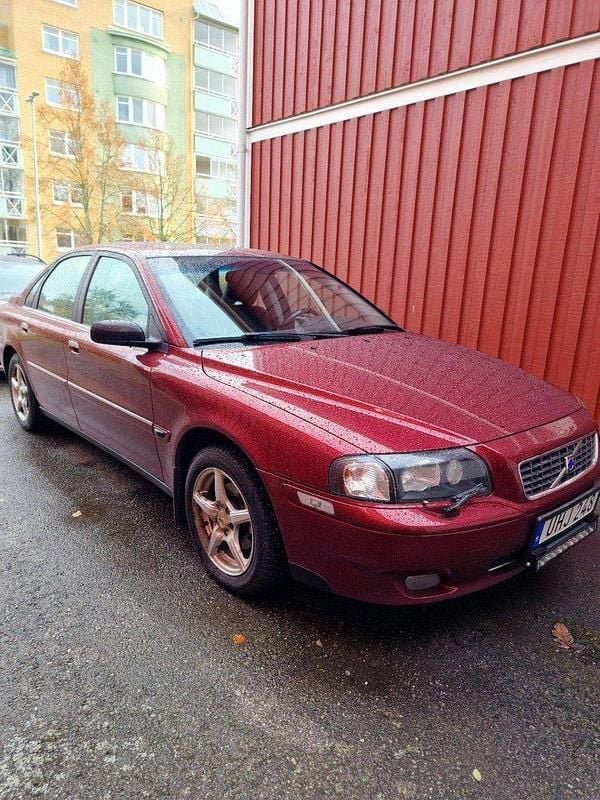 Röd Begagnad 2004 Volvo S80 Business Edition Sedan | 20 000 kr (Lite dyr) - Bild 1/4