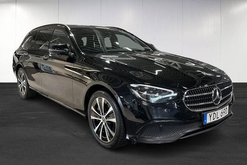 Begagnad Mercedes E300 Avantgarde 306 HK (225 kW) 2023 Svart