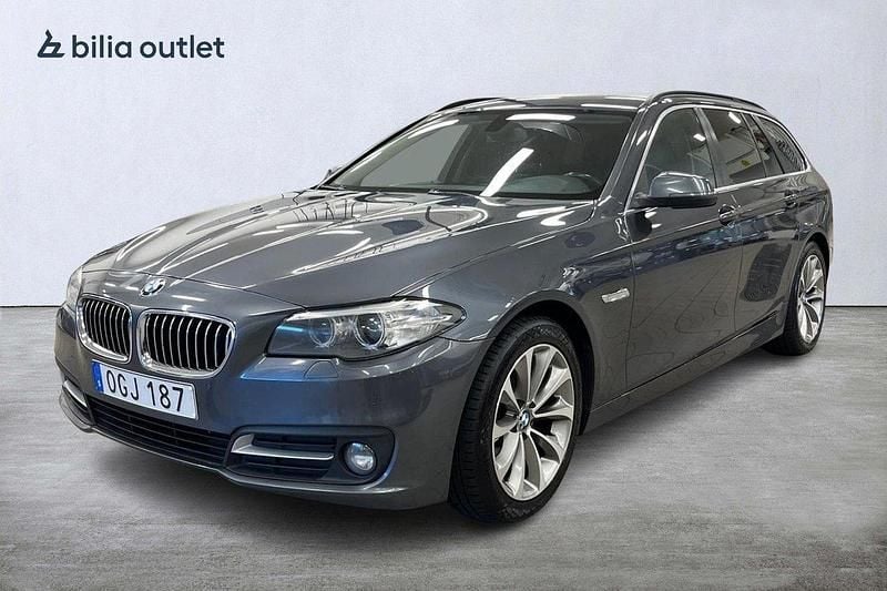 Grå Begagnad 2016 BMW 520 Sport Line Kombi | 159 900 kr (Marknadspris) - Bild 1/4