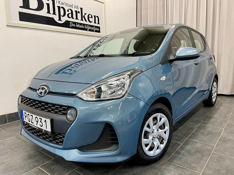 Blå Begagnad 2017 Hyundai i10 Comfort Halvkombi | 74 900 kr (Marknadspris) - Bild 1/3
