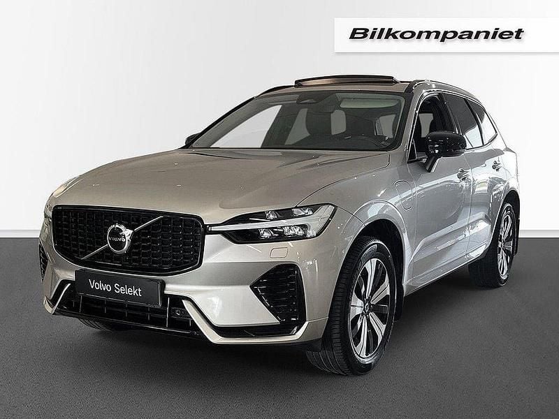Ljusgrå Begagnad 2024 Volvo XC60 Plus SUV | 559 000 kr (Lite dyr) - Bild 1/4