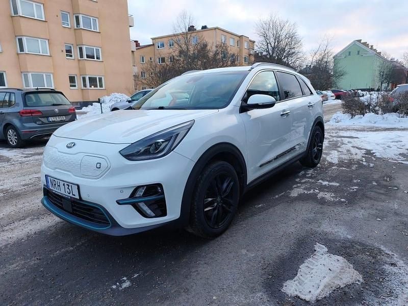Begagnad 2020 Kia e-Niro SUV | 225 000 kr (Superpris) - Bild 1/4
