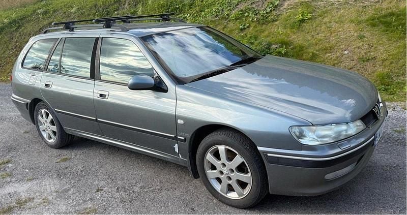 Grå Begagnad 2004 Peugeot 406 Kombi | 20 000 kr - Bild 1/4