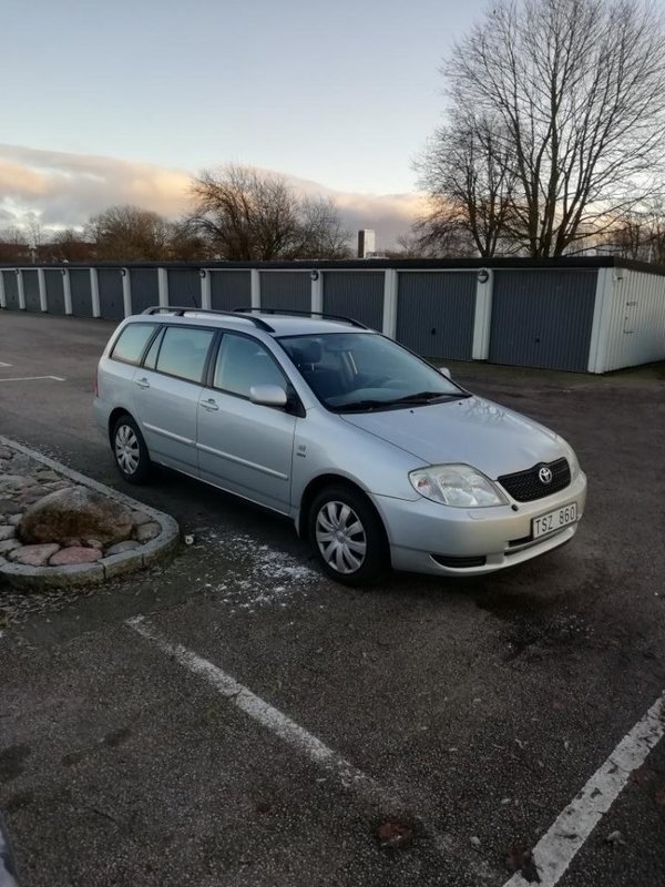 Såld Toyota Corolla Kombi 1.6, begagnad 2002, 19 000 mil i