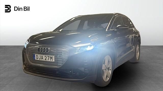 Mytsvart metallic Begagnad 2023 Audi Q4 e-tron SUV | 359 000 kr (Marknadspris) - Bild 1/4