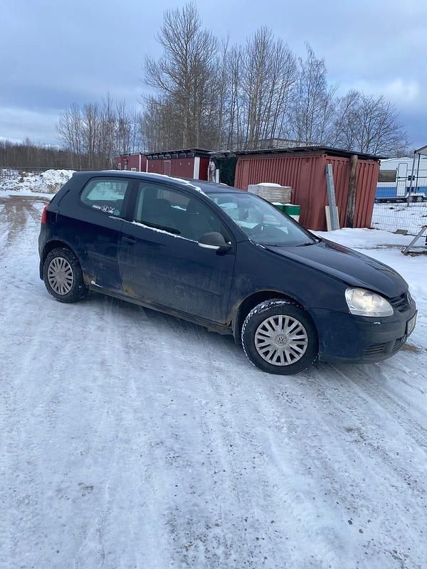 Begagnad VW Golf V 105 HK (77 kW) 2007 Halvkombi