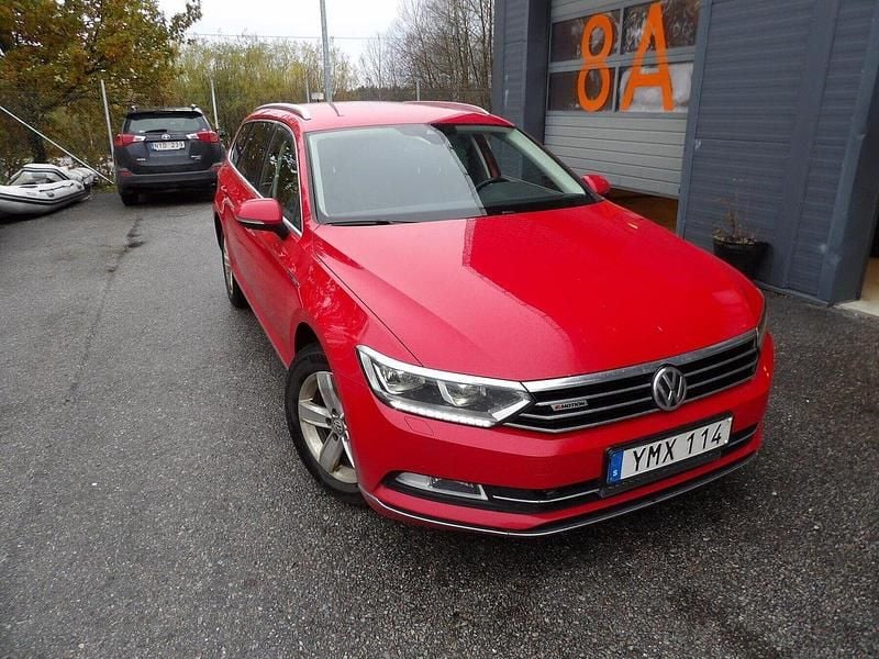 Röd Begagnad 2018 VW Passat Kombi | 189 000 kr (Marknadspris) - Bild 1/4