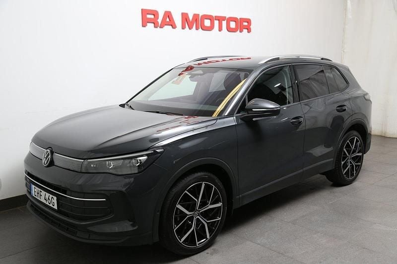 Grå Begagnad 2024 VW Tiguan Life SUV | 389 900 kr (Lite dyr) - Bild 1/3