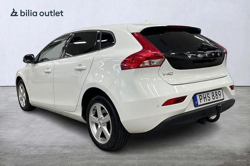 Begagnad Volvo V40 Kinetic 122 HK (89 kW) 2017 Vit Halvkombi