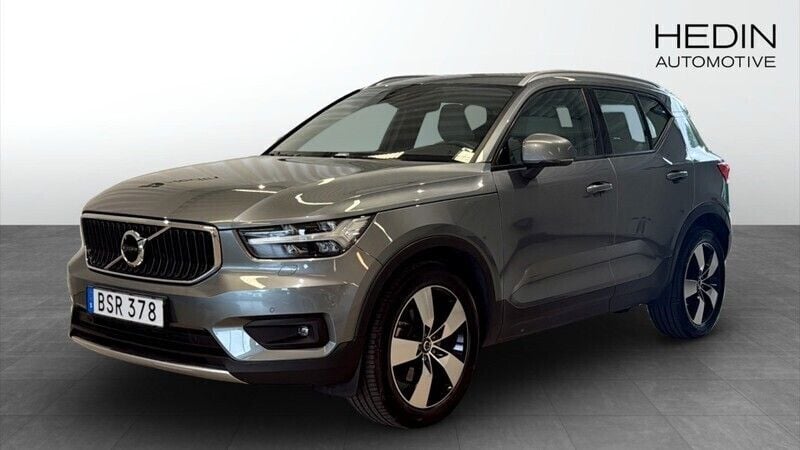 Grå (blue) Begagnad 2018 Volvo XC40 SUV | 284 900 kr (Marknadspris) - Bild 1/4