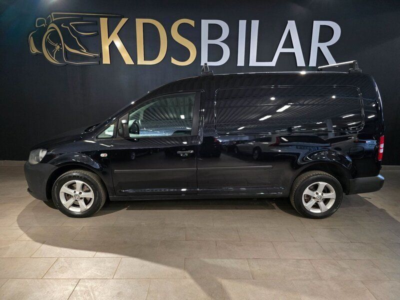 Svart Begagnad 2011 VW Caddy Maxi Minibuss | 99 500 kr (Lite dyr) - Bild 1/4