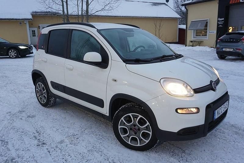 Vit Begagnad 2013 Fiat Panda 4x4 Halvkombi | 84 900 kr - Bild 1/4