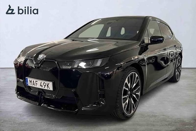 Svart Begagnad 2026 BMW iX SUV | 1 039 900 kr - Bild 1/1
