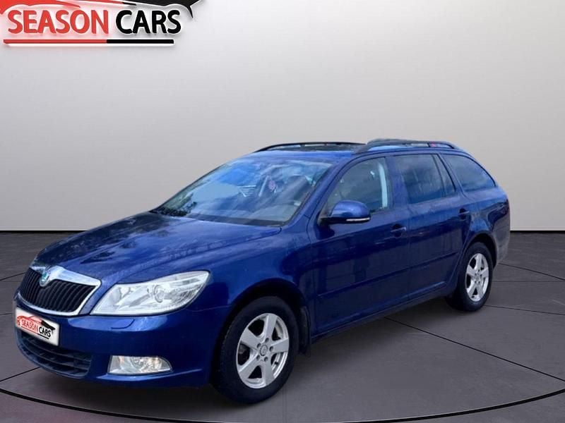 Mörkblå Begagnad 2011 Skoda Octavia Elegance Kombi | 64 900 kr (Marknadspris) - Bild 1/4