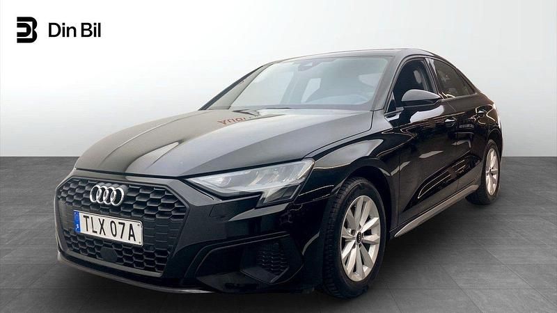 Svart Begagnad 2021 Audi A3 Proline Sedan | 234 900 kr (Marknadspris) - Bild 1/4