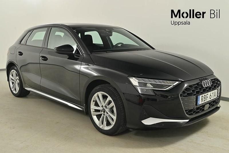 Mytsvart metallic Begagnad 2025 Audi A3 Sportback Proline Halvkombi | 299 000 kr - Bild 1/3