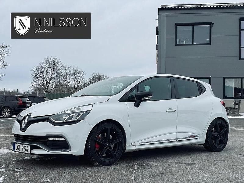Begagnad Renault Clio IV Trophy 220 HK (161 kW) 2015 Vit Halvkombi
