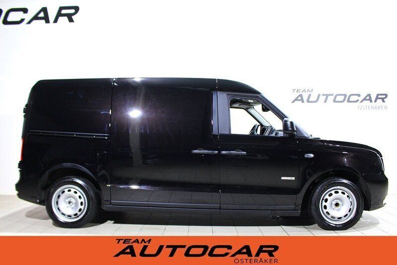 Svart Begagnad 2021 LEVC VN5 Ultima Minibuss | 699 900 kr - Bild 1/4