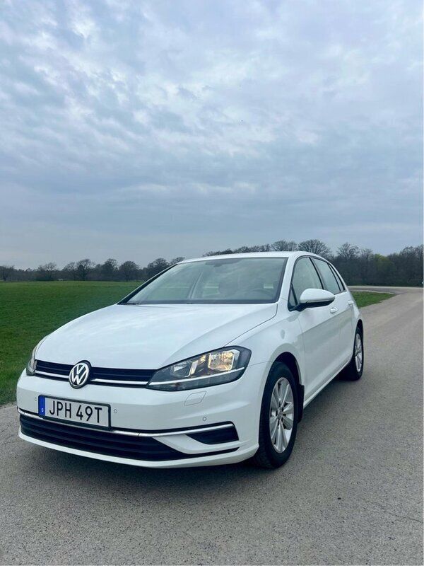 Vit Begagnad 2019 VW Golf VII Halvkombi | 195 000 kr (Marknadspris) - Bild 1/4