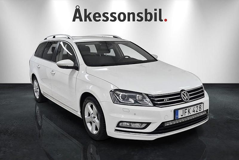 Begagnad VW Passat R-line 177 HK (130 kW) 2014 Vit Kombi