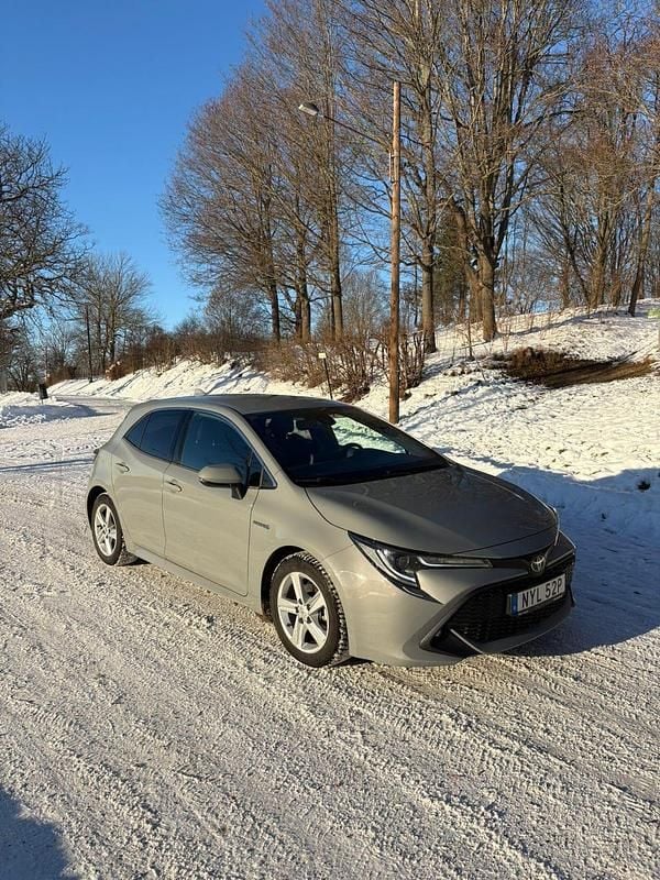 Begagnad Toyota Corolla Hybrid 122 HK (89 kW) 2020