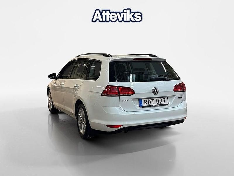 Begagnad VW Golf VII 110 HK (80 kW) 2016 Vit Kombi