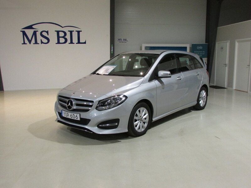 Silver Begagnad 2017 Mercedes B180 Minibuss | 175 000 kr (Marknadspris) - Bild 1/4