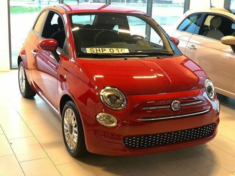 Begagnad Fiat 500 Lounge 71 HK (52 kW) 2020 Röd Halvkombi