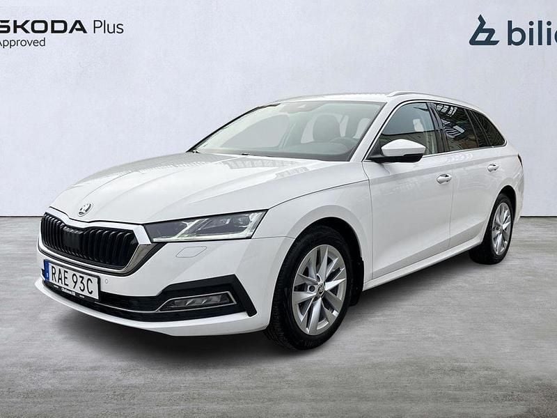 Vit Begagnad 2022 Skoda Octavia Kombi | 258 900 kr (Marknadspris) - Bild 1/4