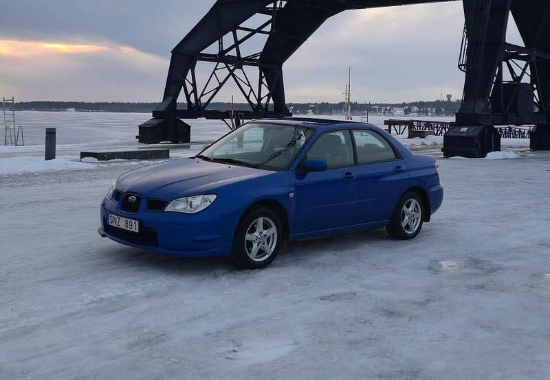 Klassisk subarublå Begagnad 2007 Subaru Impreza Sedan | 33 000 kr (Marknadspris) - Bild 1/1