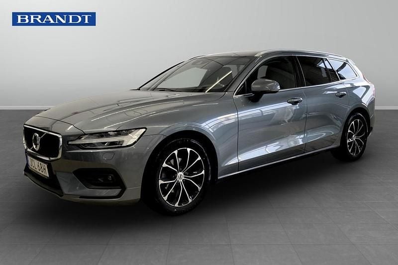 Begagnad Volvo V60 Momentum 203 HK (149 kW) 2020 Grå Kombi