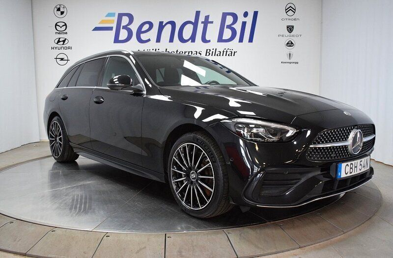 Svart Begagnad 2022 Mercedes C300e AMG Kombi | 404 500 kr (Marknadspris) - Bild 1/3