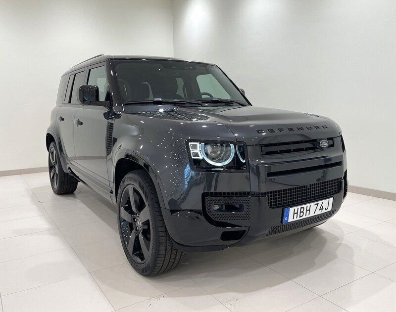 Grå Begagnad 2024 Land Rover Defender SE Dynamic SUV | 1 269 900 kr (Dyr) - Bild 1/4