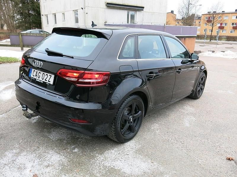 Begagnad Audi A3 Sportback Proline 150 HK (110 kW) 2019 Svart Halvkombi