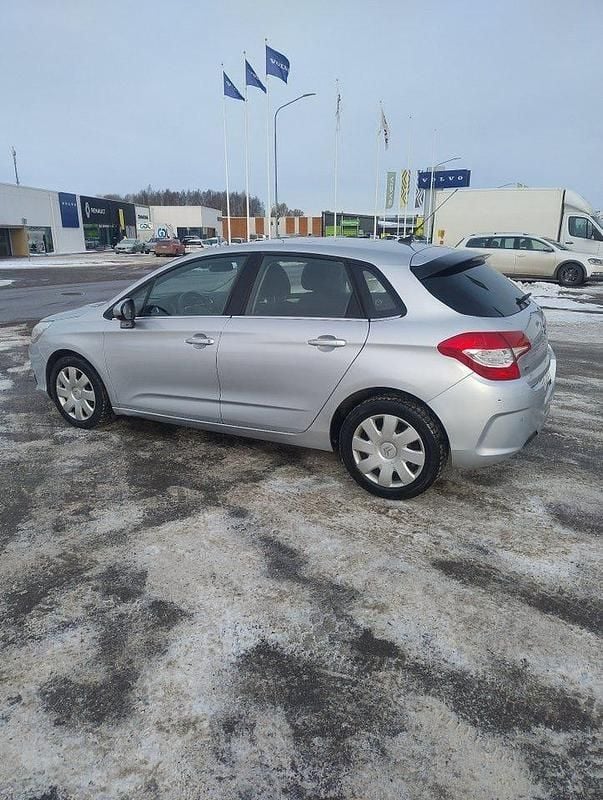 Begagnad Citroën C4 114 HK (83 kW) 2012 Silver Halvkombi