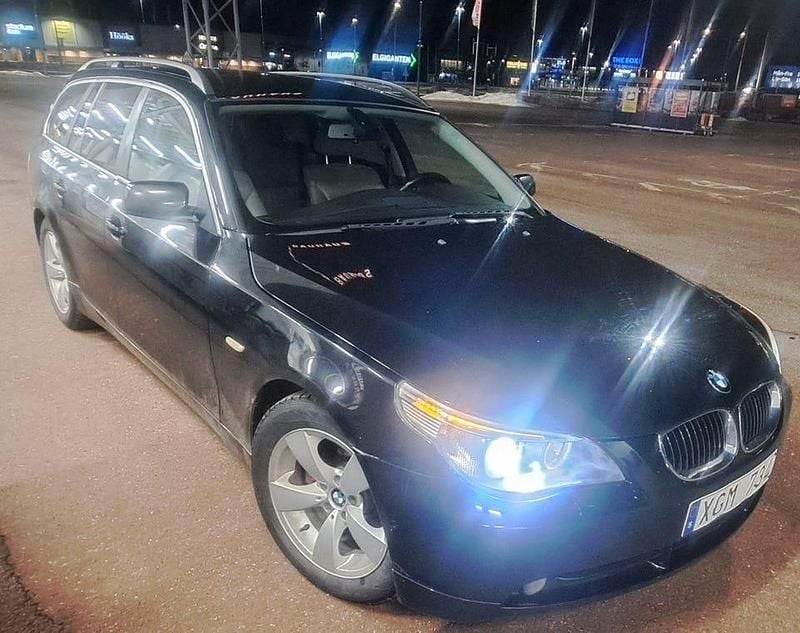 Begagnad 2006 BMW 523 Kombi | 37 000 kr (Marknadspris) - Bild 1/4