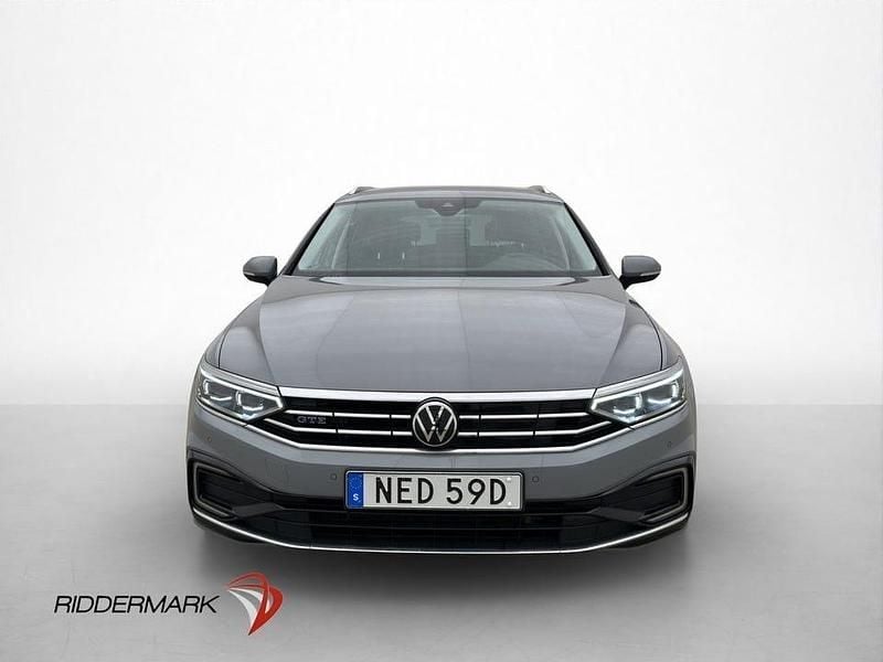 Begagnad VW Passat GTE 218 HK (160 kW) 2023 Grå Kombi