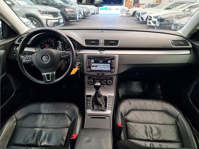 Begagnad VW Passat 150 HK (110 kW) 2012 Grå Kombi