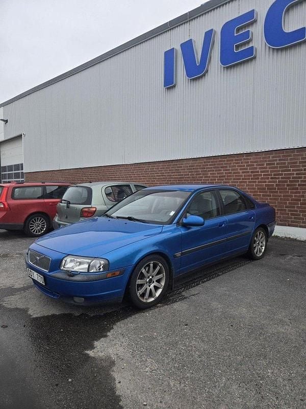 Blå Begagnad 2001 Volvo S80 Sedan | 20 000 kr (Bra pris) - Bild 1/4