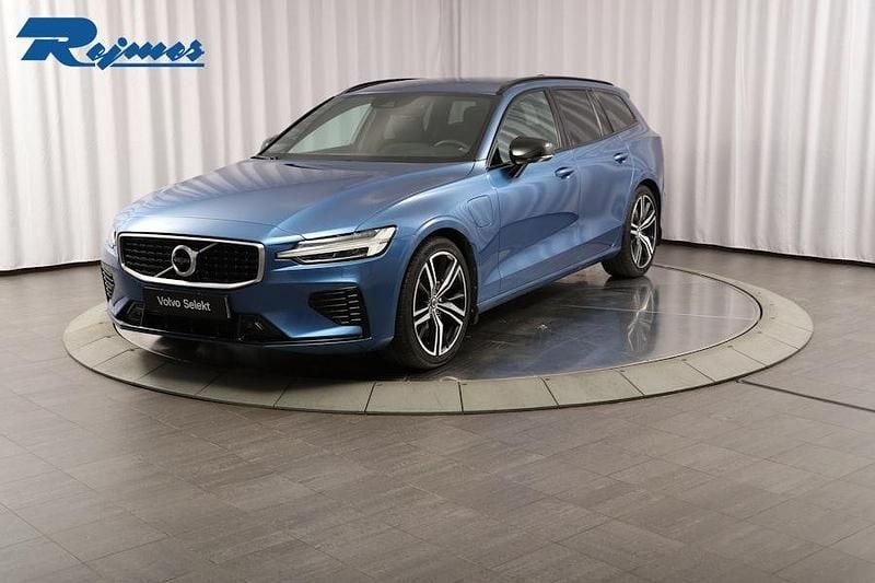 Blå Begagnad 2020 Volvo V60 R-Design Kombi | 324 900 kr (Lite dyr) - Bild 1/4