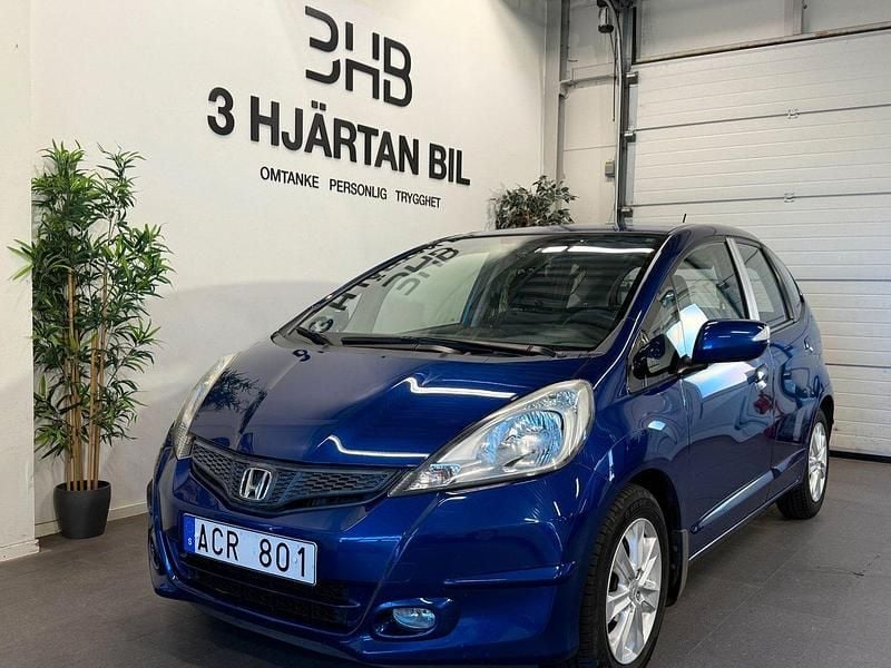 Mörkblå (blå) Begagnad 2012 Honda Jazz Comfort Halvkombi | 69 900 kr (Dyr) - Bild 1/4