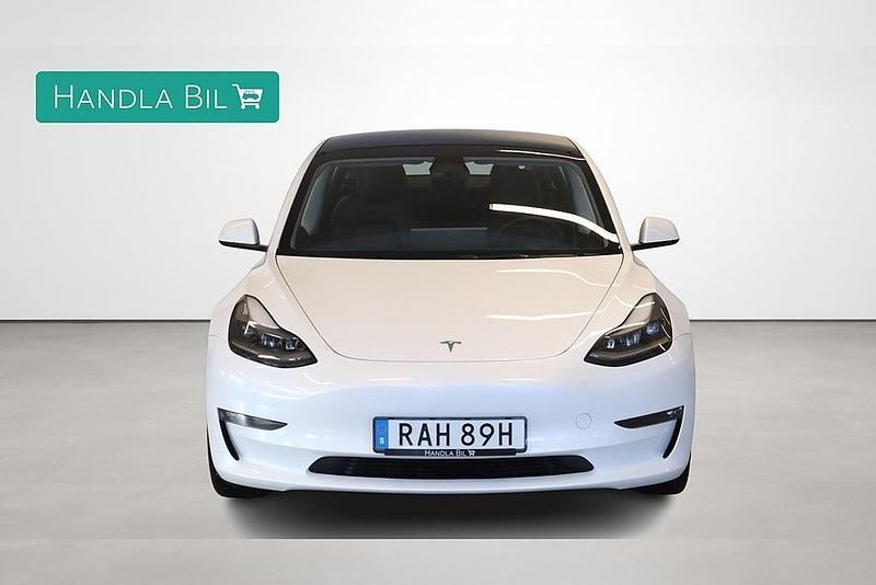 Begagnad Tesla Model 3 Long Range AWD 366 kW (498 HK) 2023 Vit Sedan