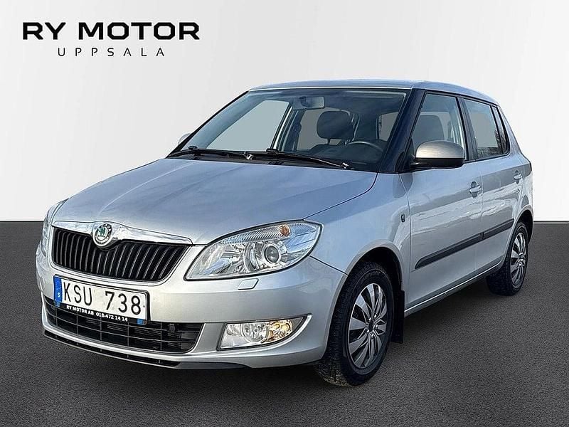 Silver Begagnad 2010 Skoda Fabia Elegance Halvkombi | 44 500 kr (Marknadspris) - Bild 1/4