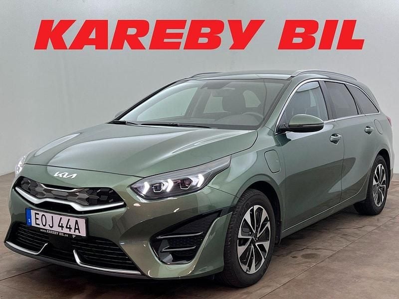 Grön (grön metallic) Begagnad 2023 Kia Ceed Sportswagon Advance Kombi | 269 900 kr (Lite dyr) - Bild 1/3