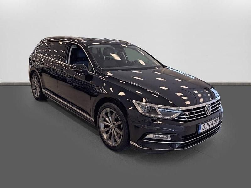 Begagnad VW Passat R-line 190 HK (139 kW) 2016 Svart Sedan